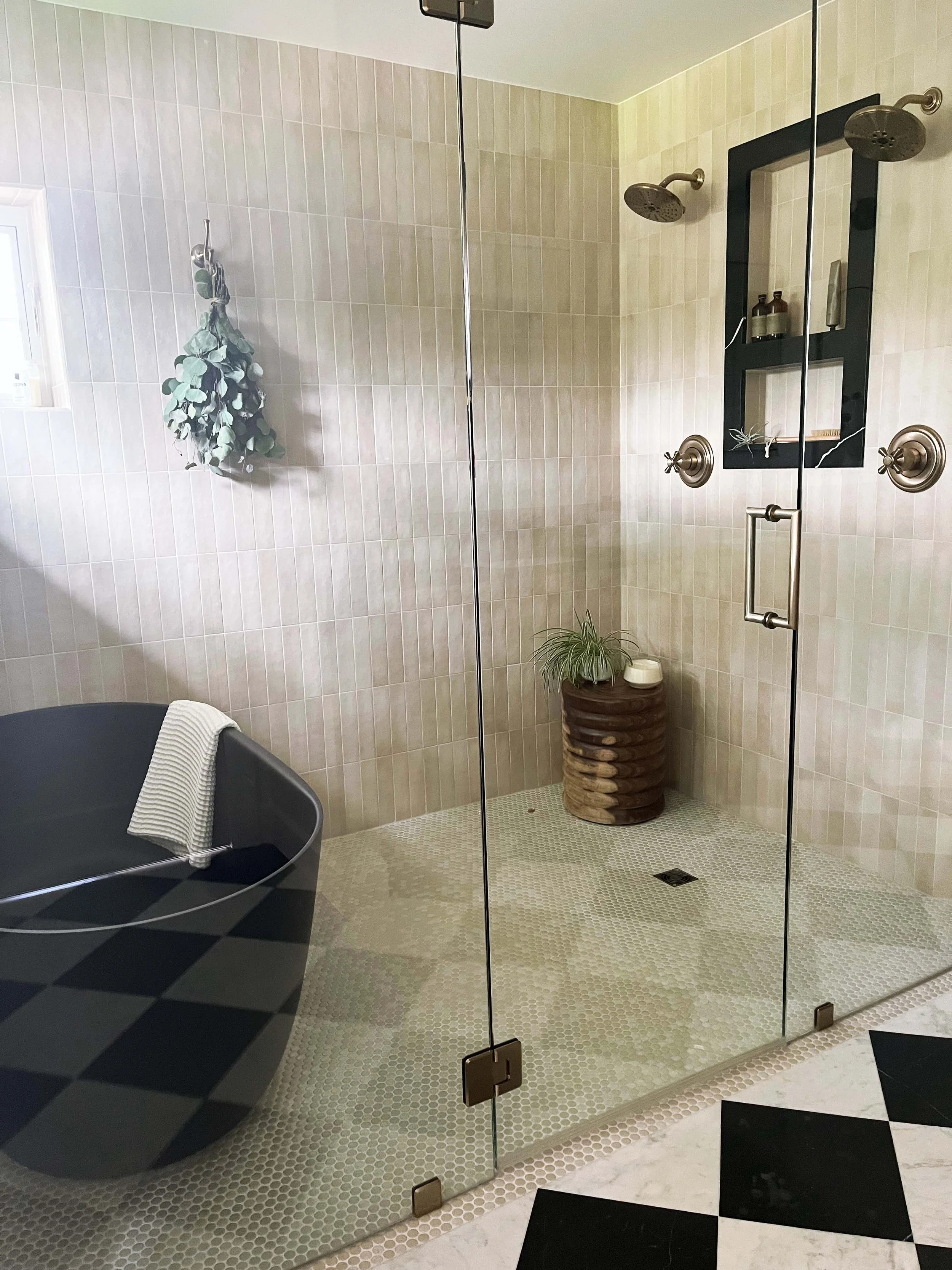 Badavas- Wet Room.jpg