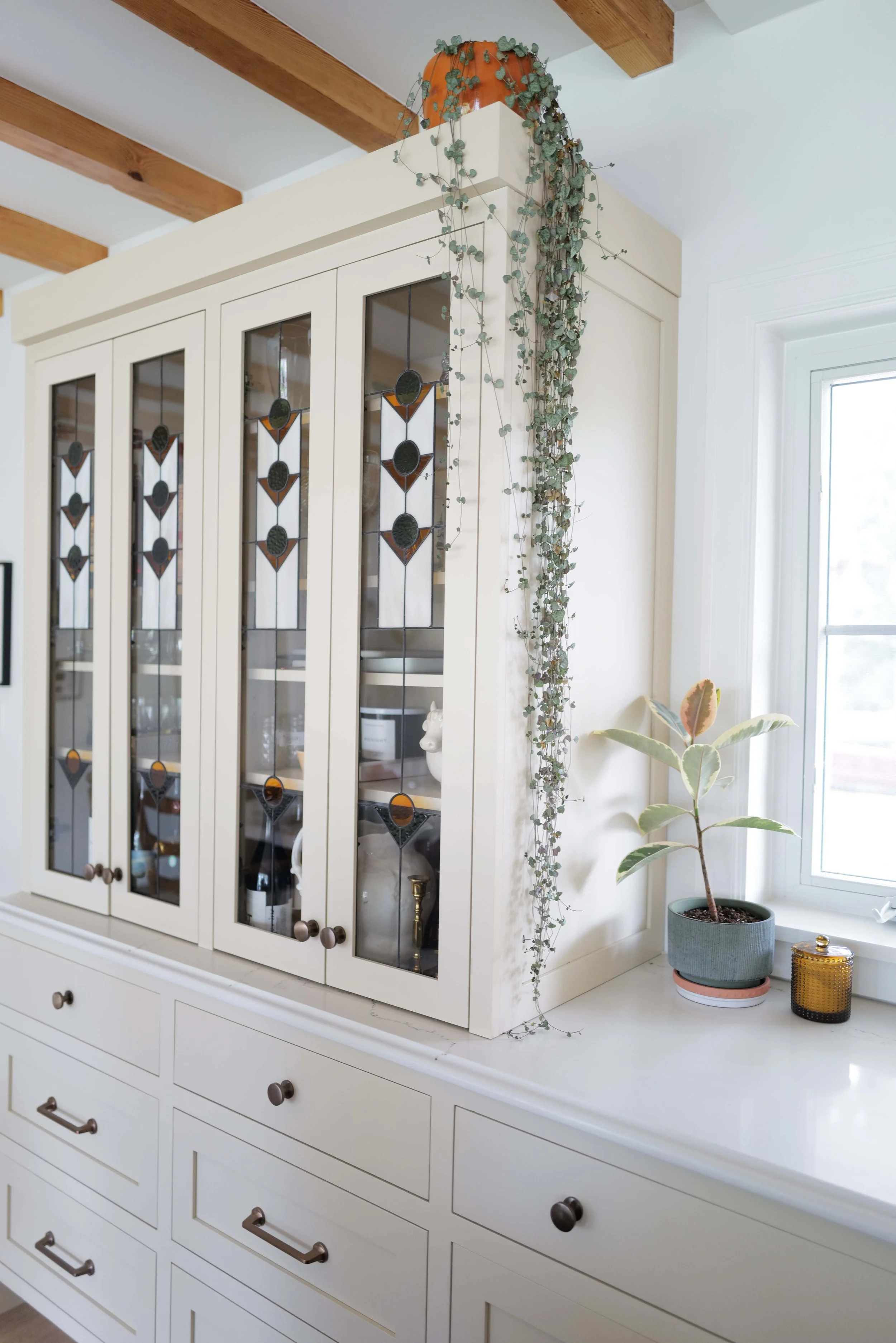 Badavas- Kitchen Cabinet- Brighter.jpg