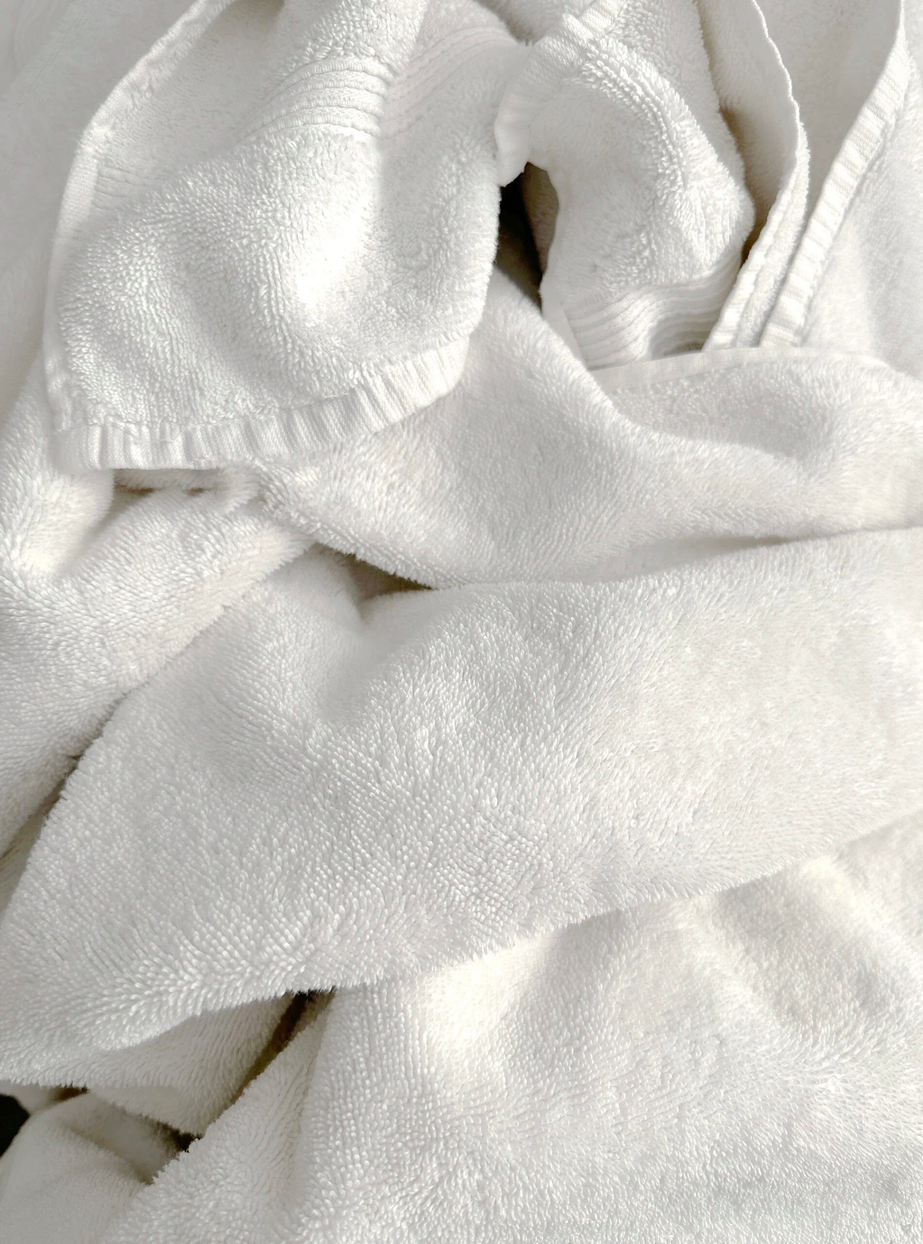 Fluffy-White-Bath-Towels-from-Parachute-Home-scaled.jpg