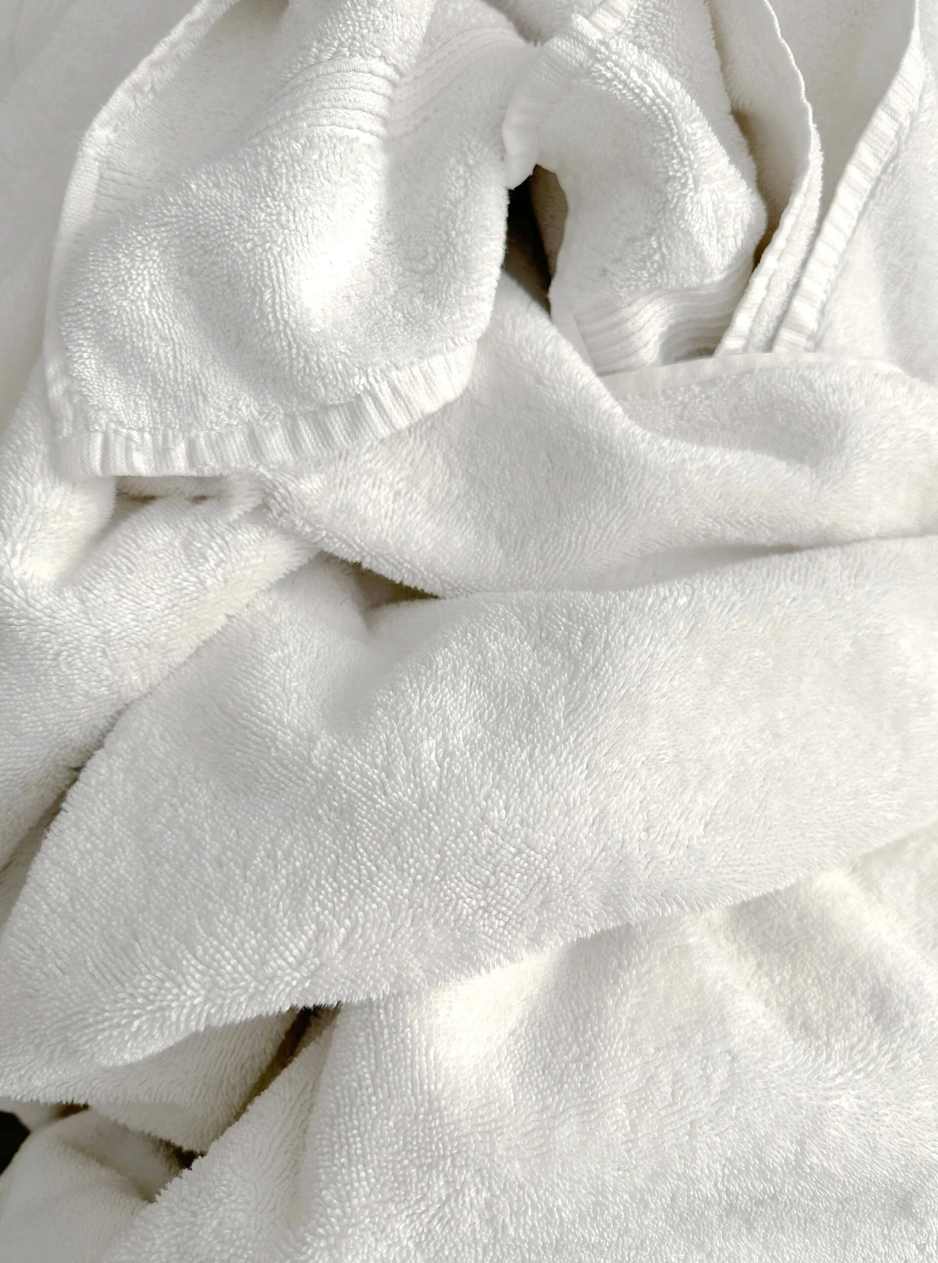 Fluffy-White-Bath-Towels-from-Parachute-Home-scaled.jpg