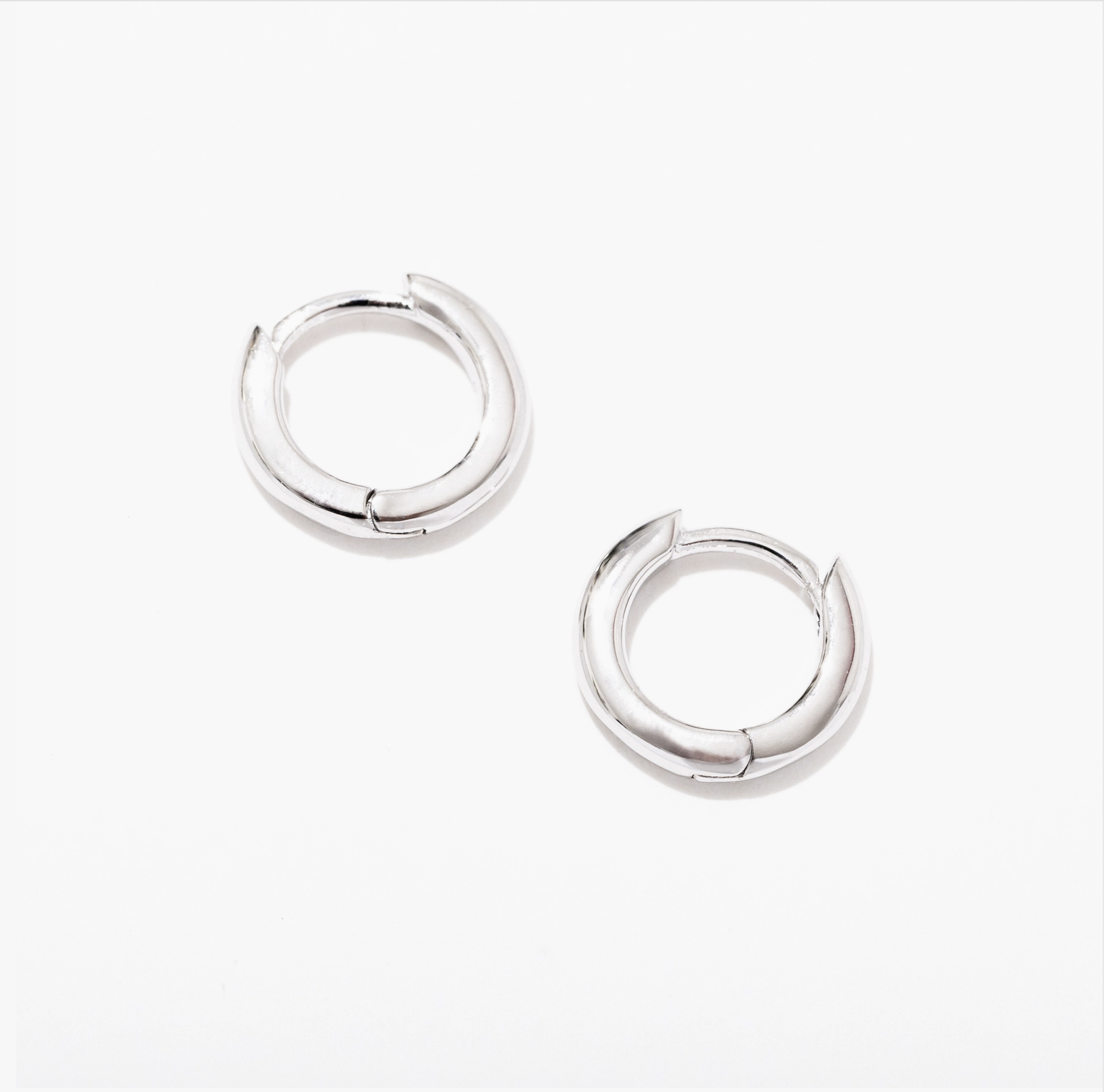 Larissa Loden Margot Mini Huggie Hoop Earrings (Sterling Silver)