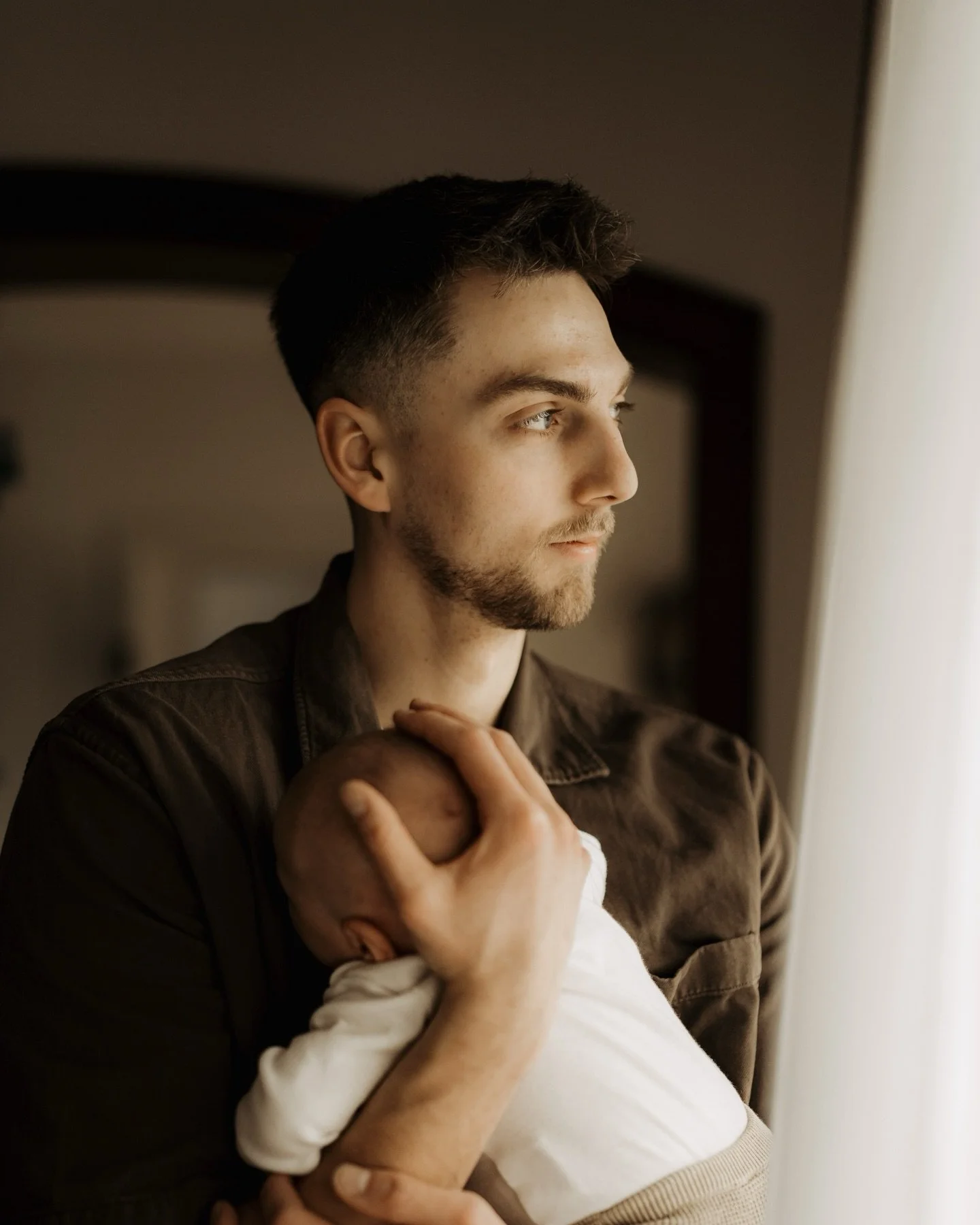 Zuhause ist kein Ort ❤️

Ich glaube, ich habe noch nie am Anfang des Jahres so viele Newbornshootings gehabt. Dieses Jahr war auf jeden Fall f&uuml;r ein richtiger Babyboom, was einiges &uuml;ber den April und Mai letzten Jahres aussagt 😂👀
Ach, ich