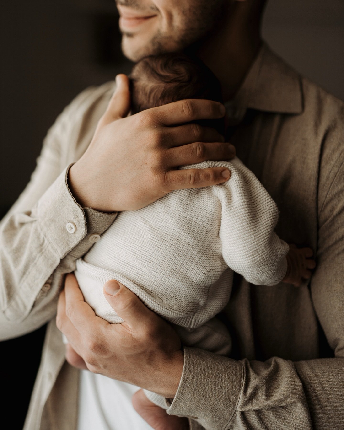 Kleine H&auml;nde, winzige Zehen, ganz gro&szlig;e Liebe ❤️

Bei Newbornshootings kommt es nicht auf perfekt inszenierte Fotos an, sondern darauf das Gef&uuml;hl miteinander festzuhalten. Ganz ohne Stress und mit viel Liebe zum Detail 🥰
Mag es immer