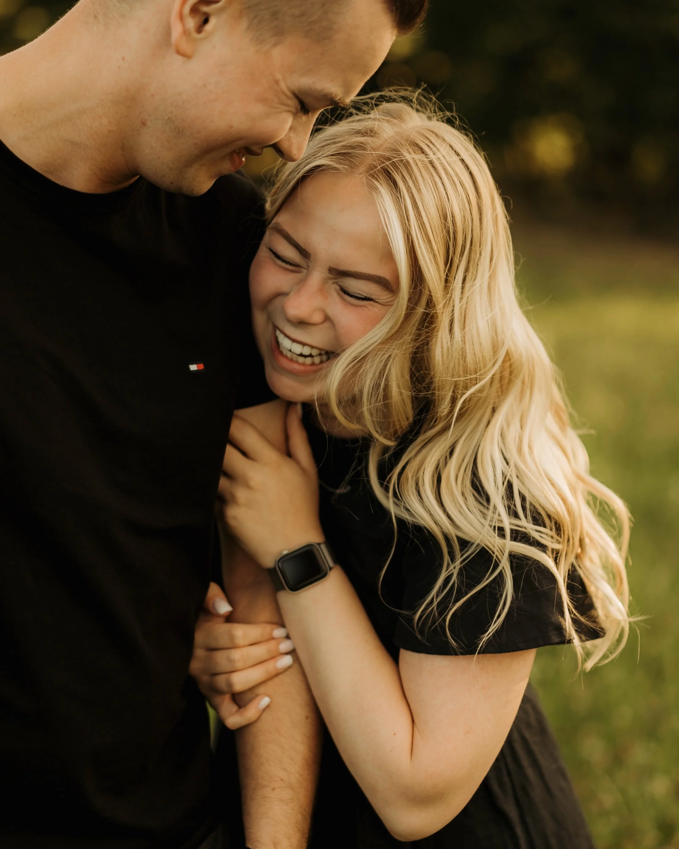Anika &amp; Steven ❤️
Wie perfekt Anikas Haare einfach immer aussahen, ich war richtig neidisch 😍
Die beiden haben auch wieder richtig bewiesen, dass ein Fotoshooting richtig Spa&szlig; macht und gar nicht so steif ist, wie man vielleicht bef&uuml;r
