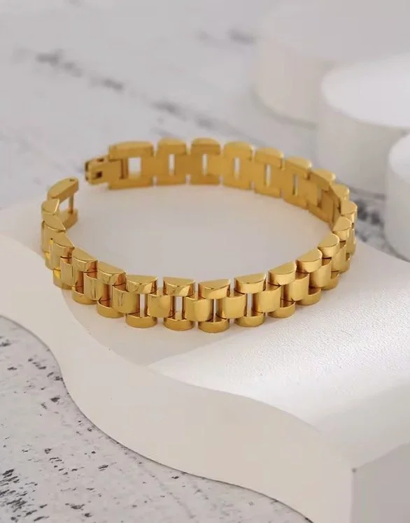 Classic Gold-Tone Link Bracelet