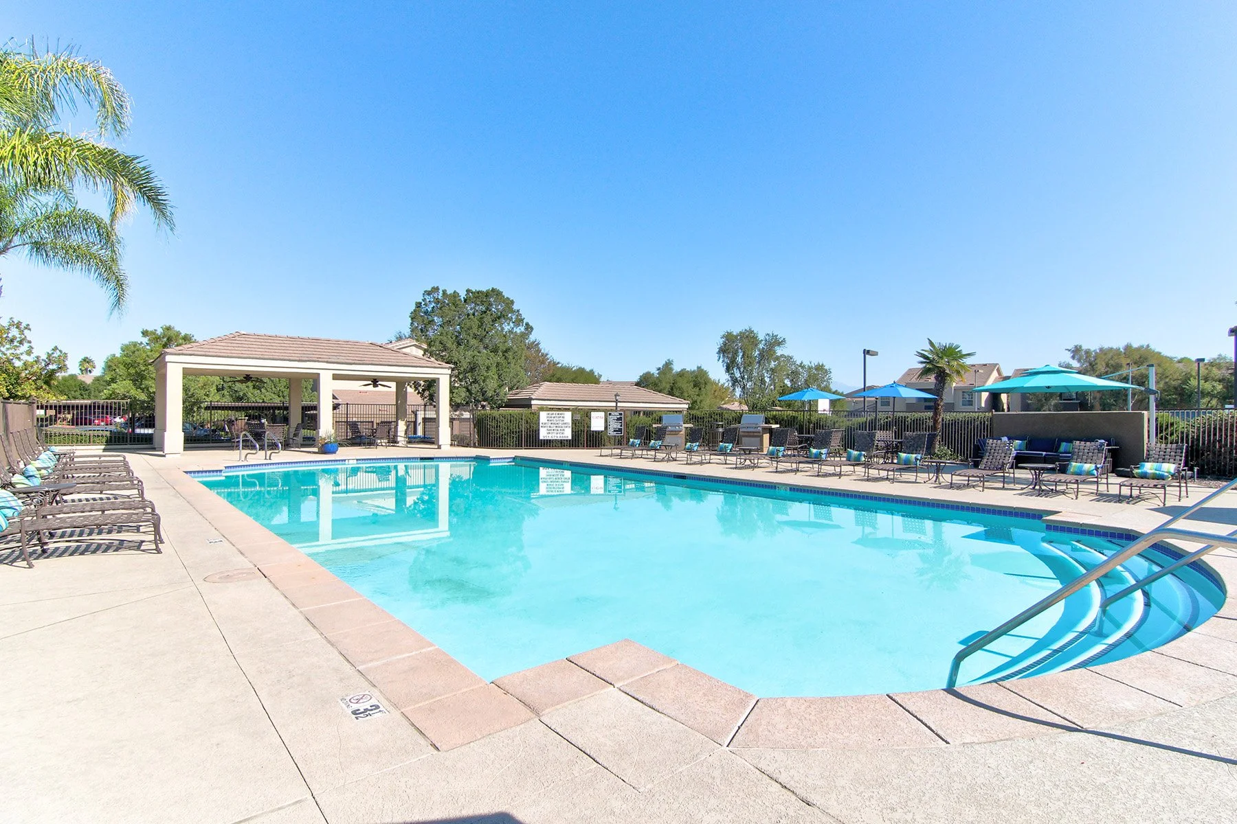45551_02_hdp_enclaveatmenifee_ext_pool1.jpg
