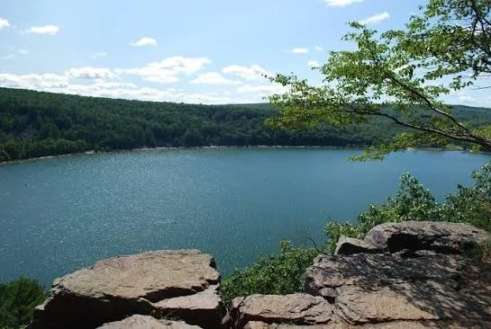 CaniVenture Devil’s Lake Fall Adventure