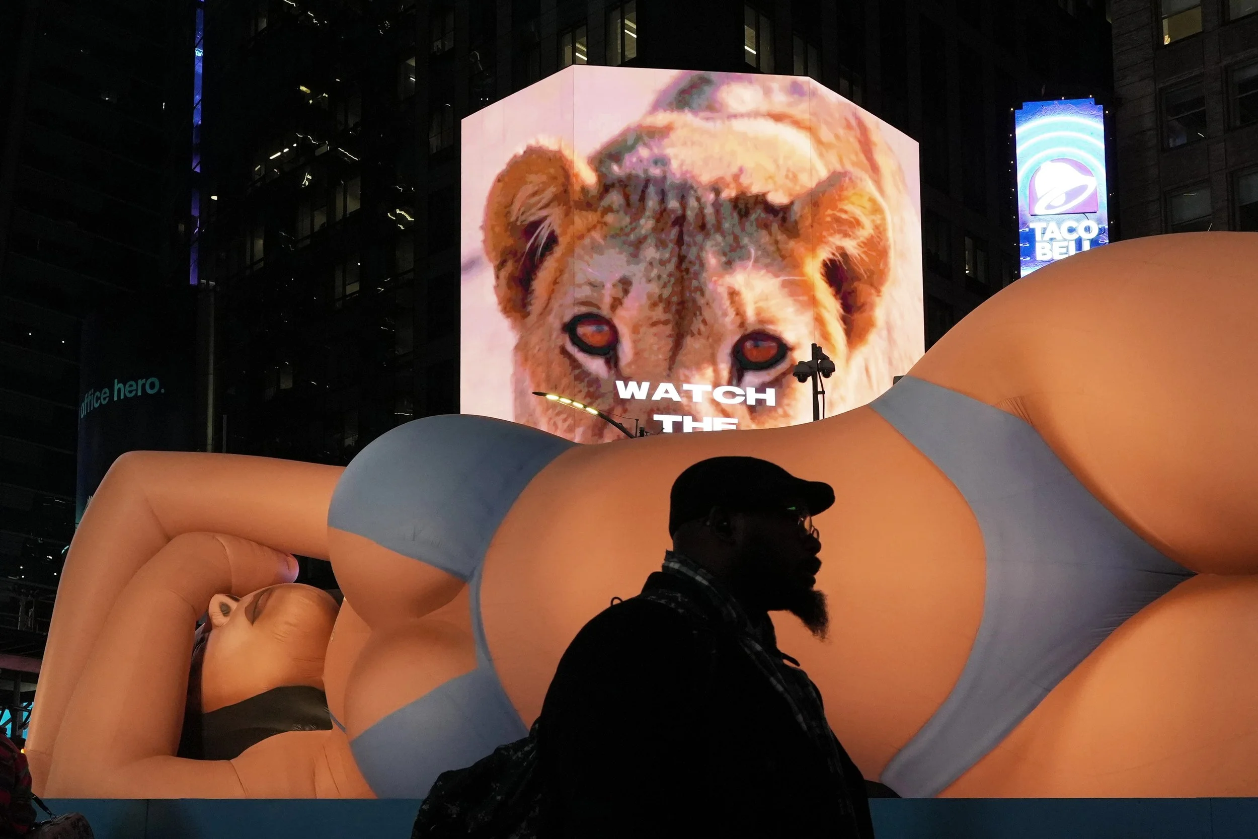 Borderless City - Watch