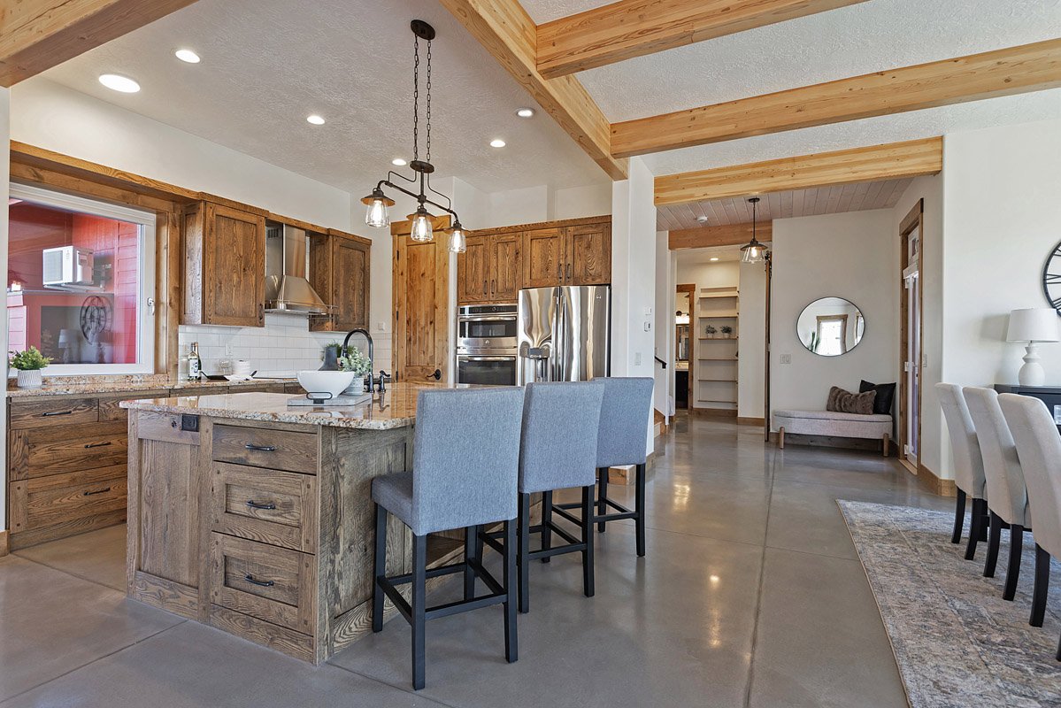 12 469MapleDr-020.jpg