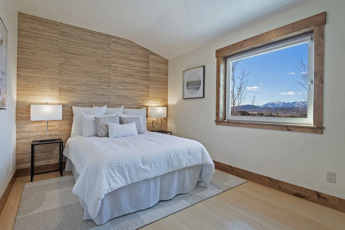 27 469MapleDr-039.jpg