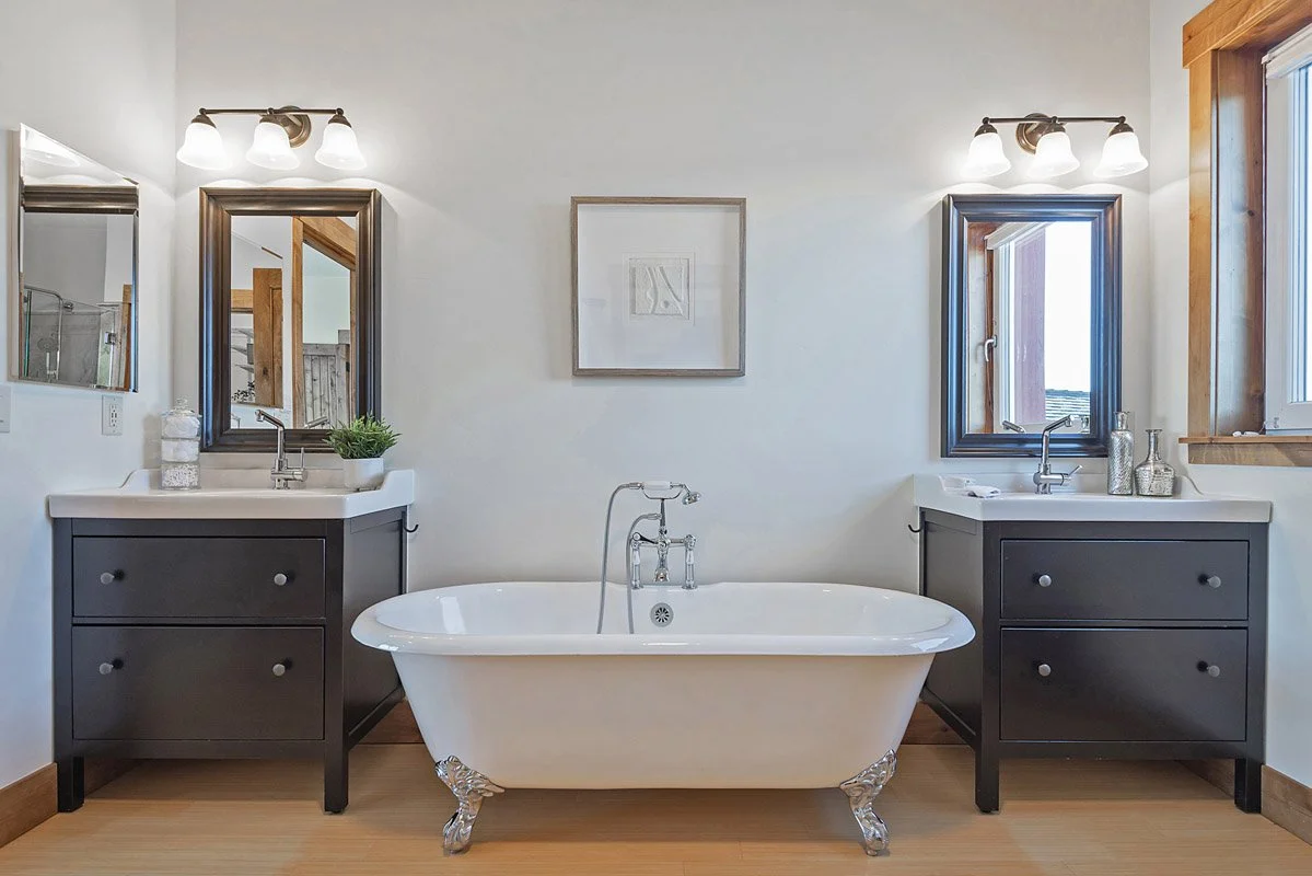 26 469MapleDr-037.jpg