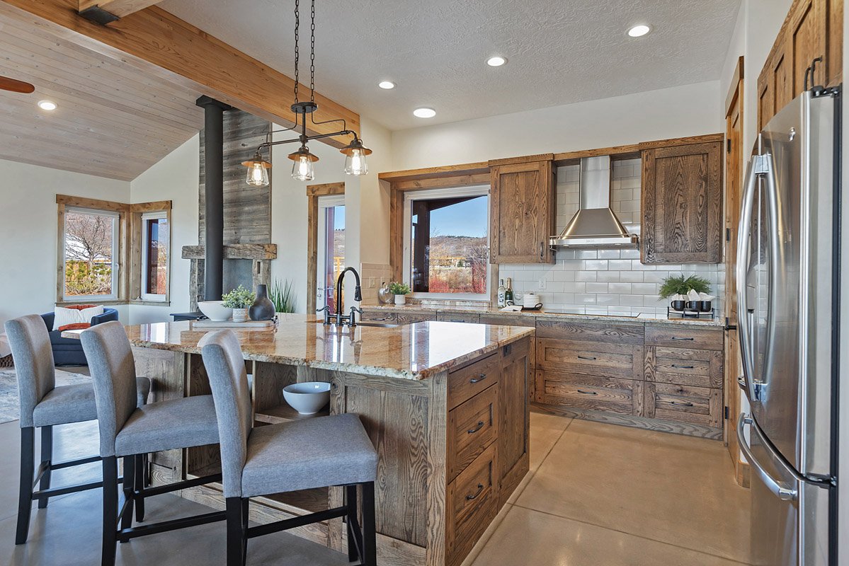 14 469MapleDr-022.jpg