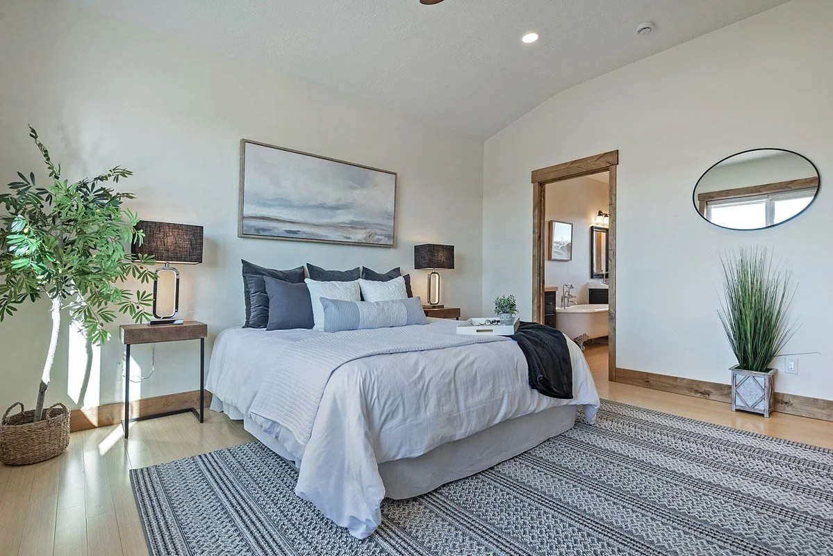 23 469MapleDr-033.jpg