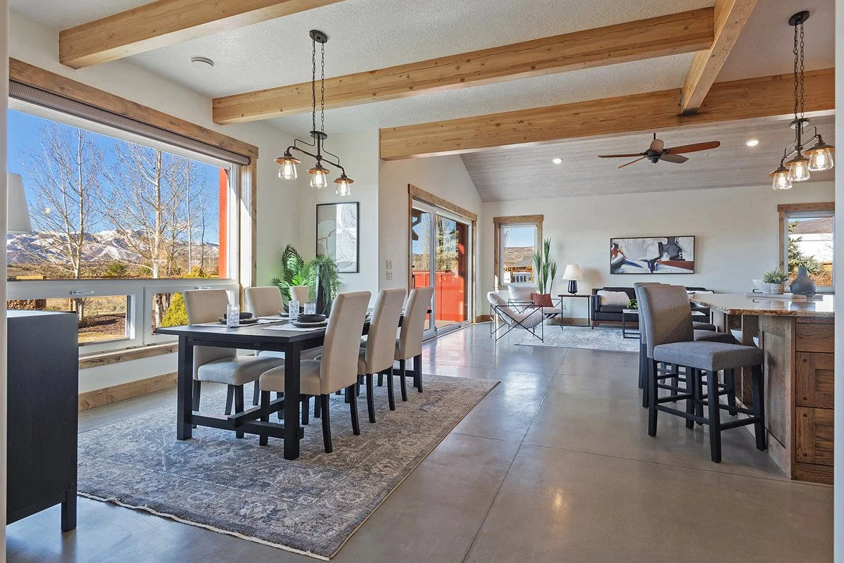 17 469MapleDr-027.jpg