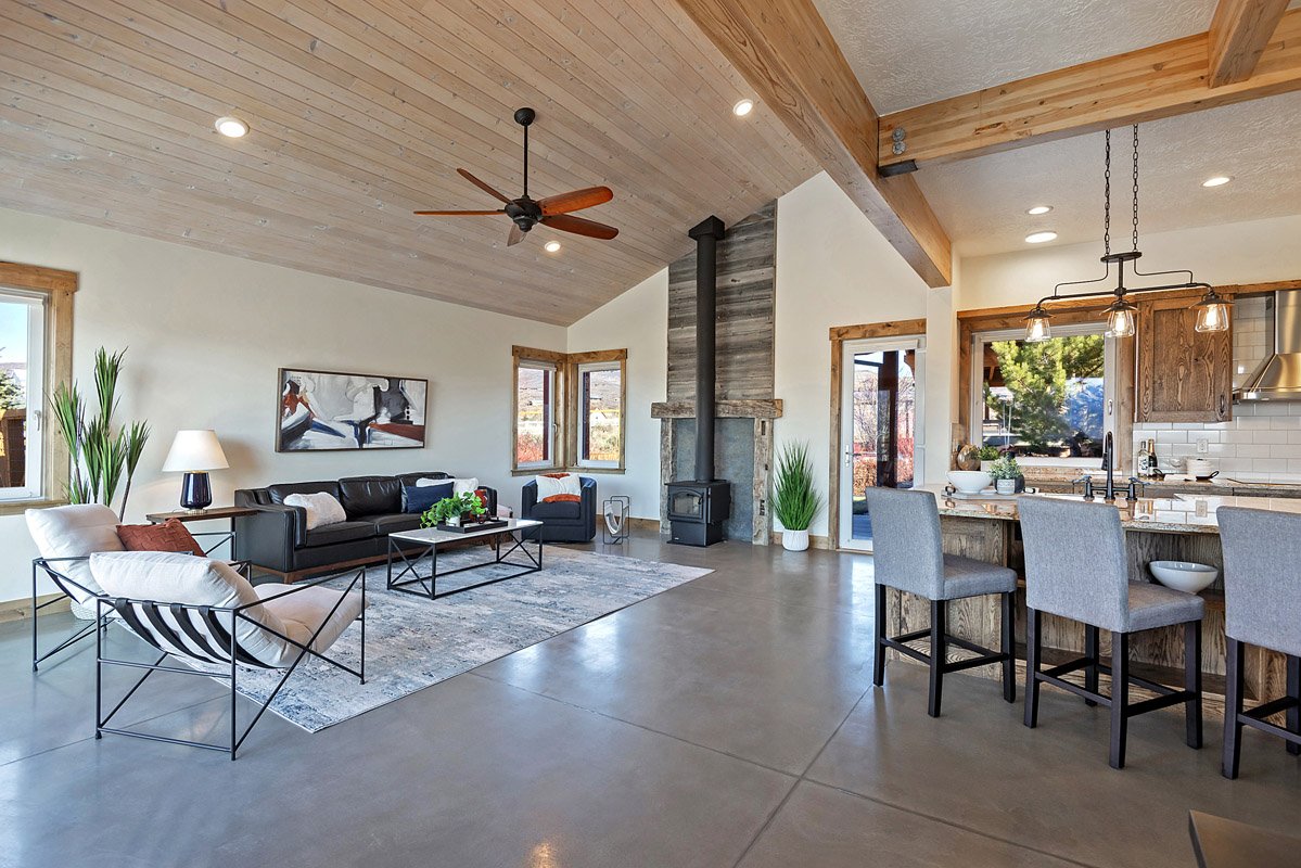 5 469MapleDr-012.jpg