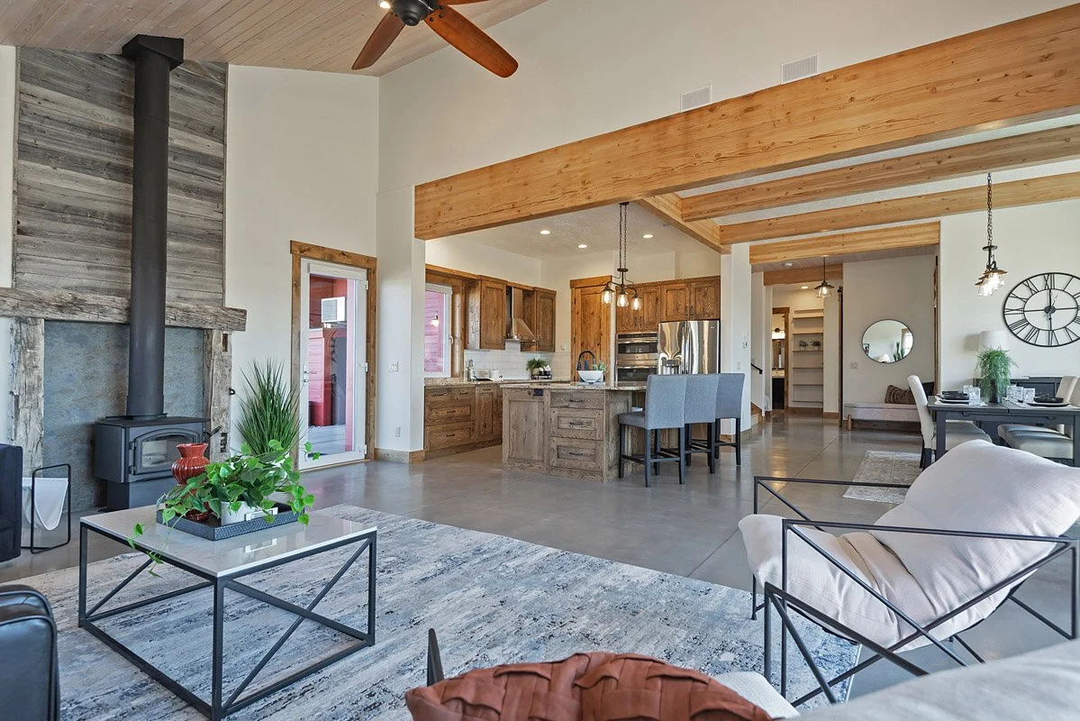 9 469MapleDr-014.jpg