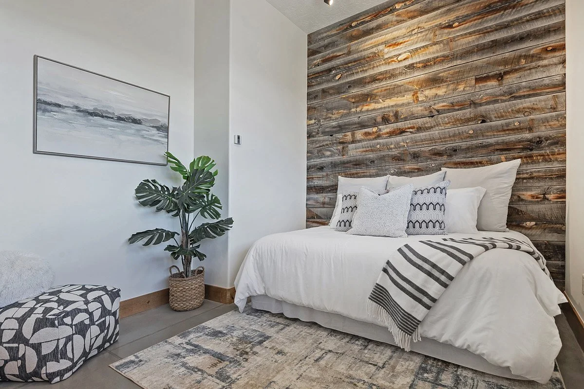 32 469MapleDr-047.jpg