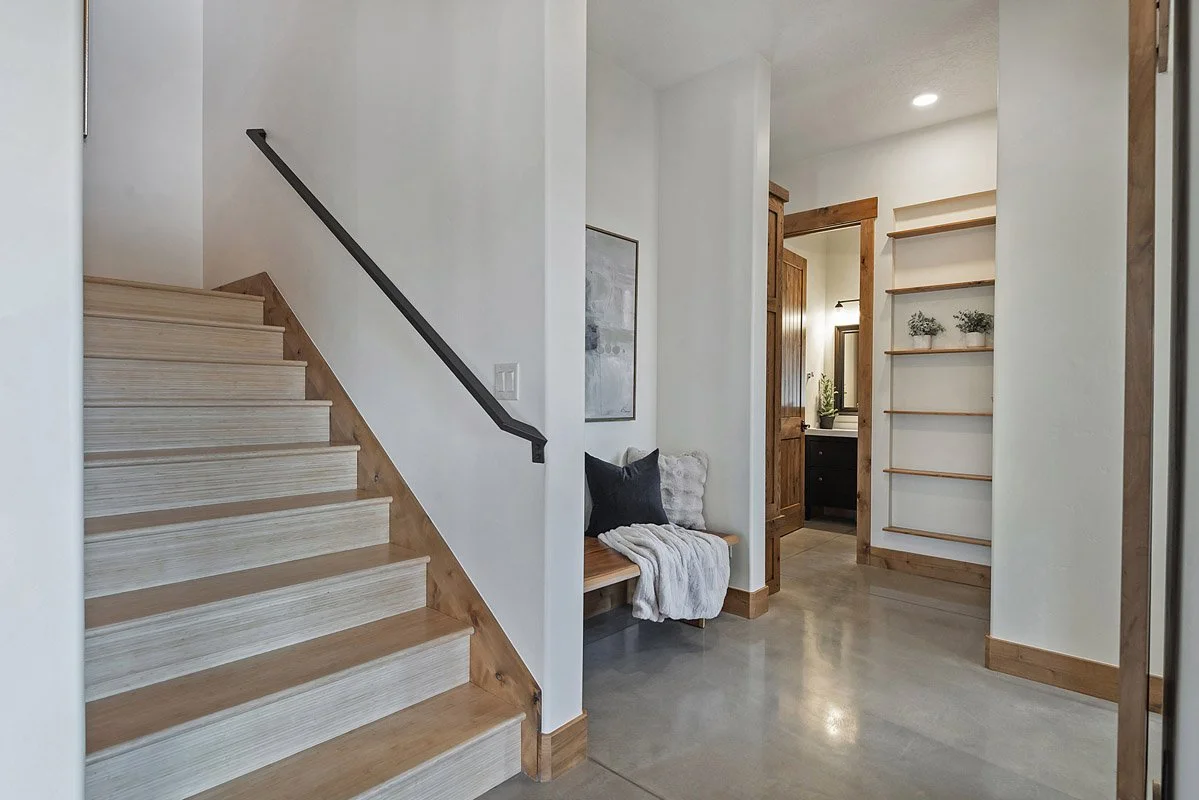 30 469MapleDr-044.jpg
