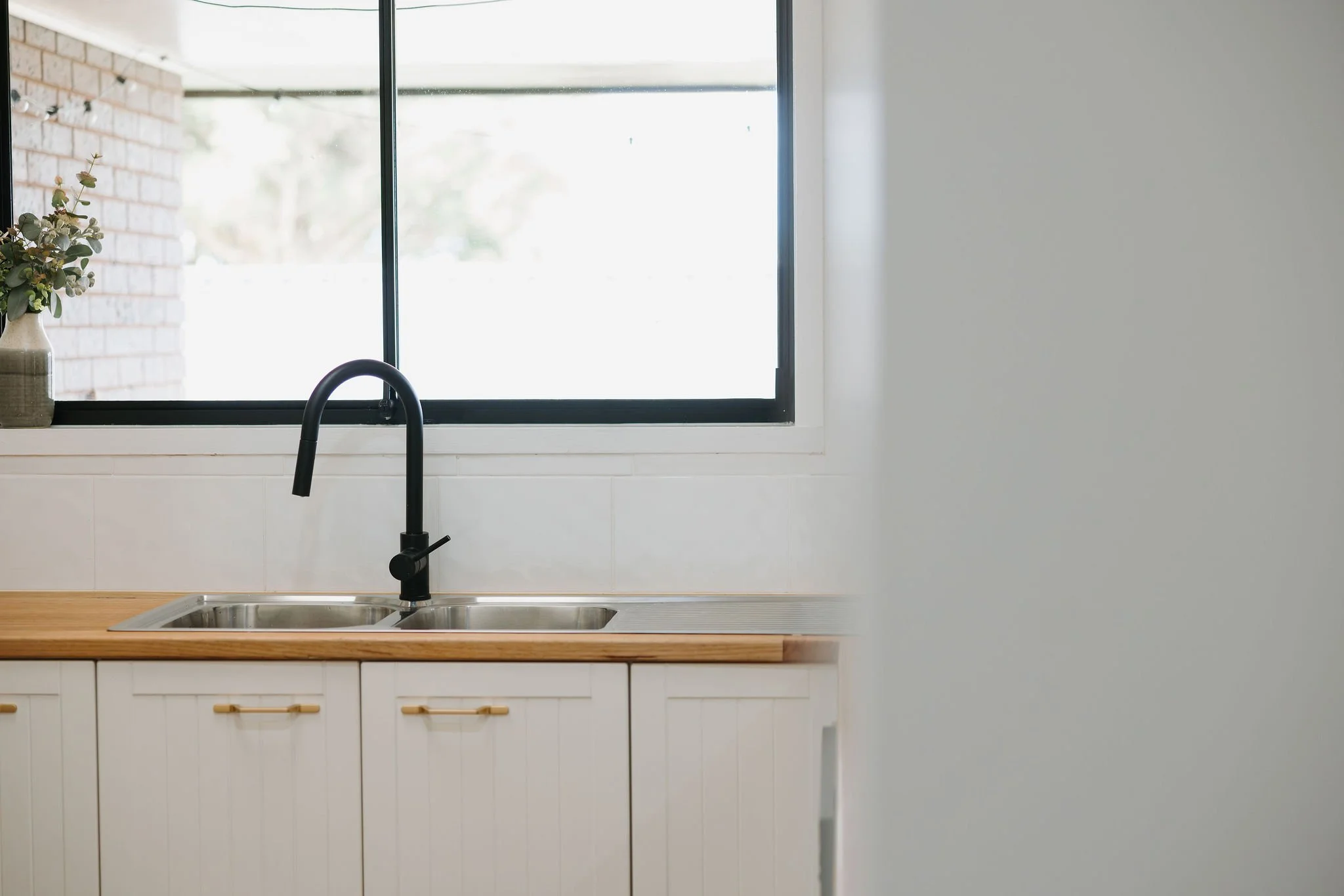 Mint bathrooms kitchen builder near me