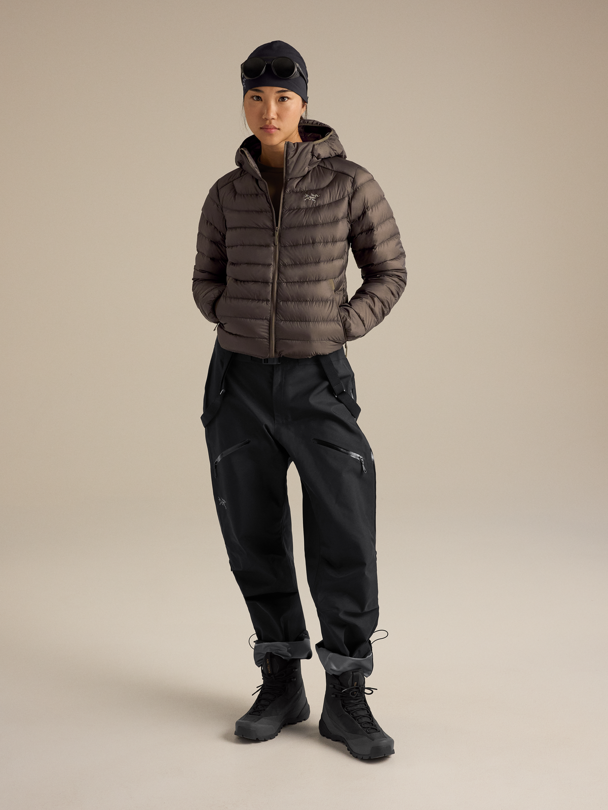F26_X000010325_002291_Beta SV Pant_Black_Women_4-R_Hover.png