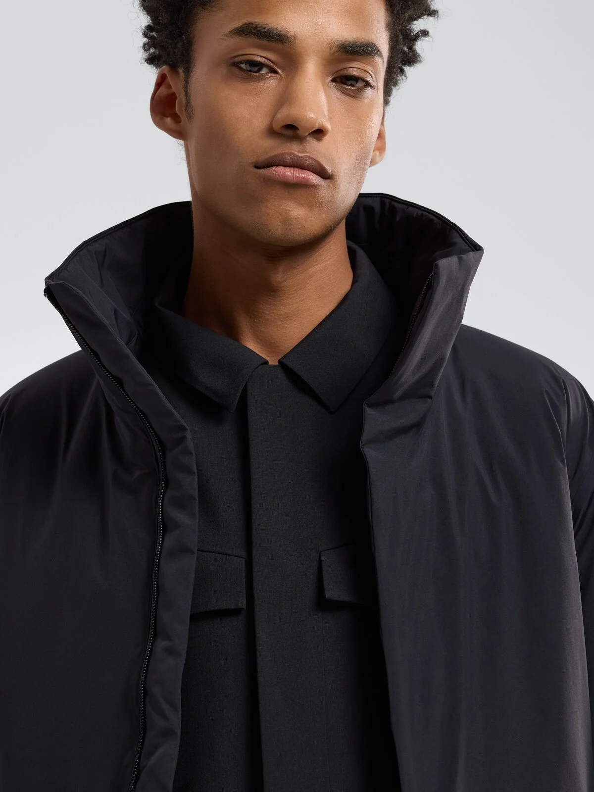 FW23_X000007200_002291_Euler Insulated Jacket_Black_Men_M_Detail-2.jpg