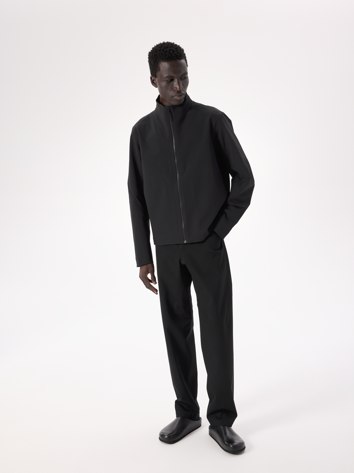 S26_X000010317_002291_Isogon MX Jacket_Black_Men_M_Full-Body.png