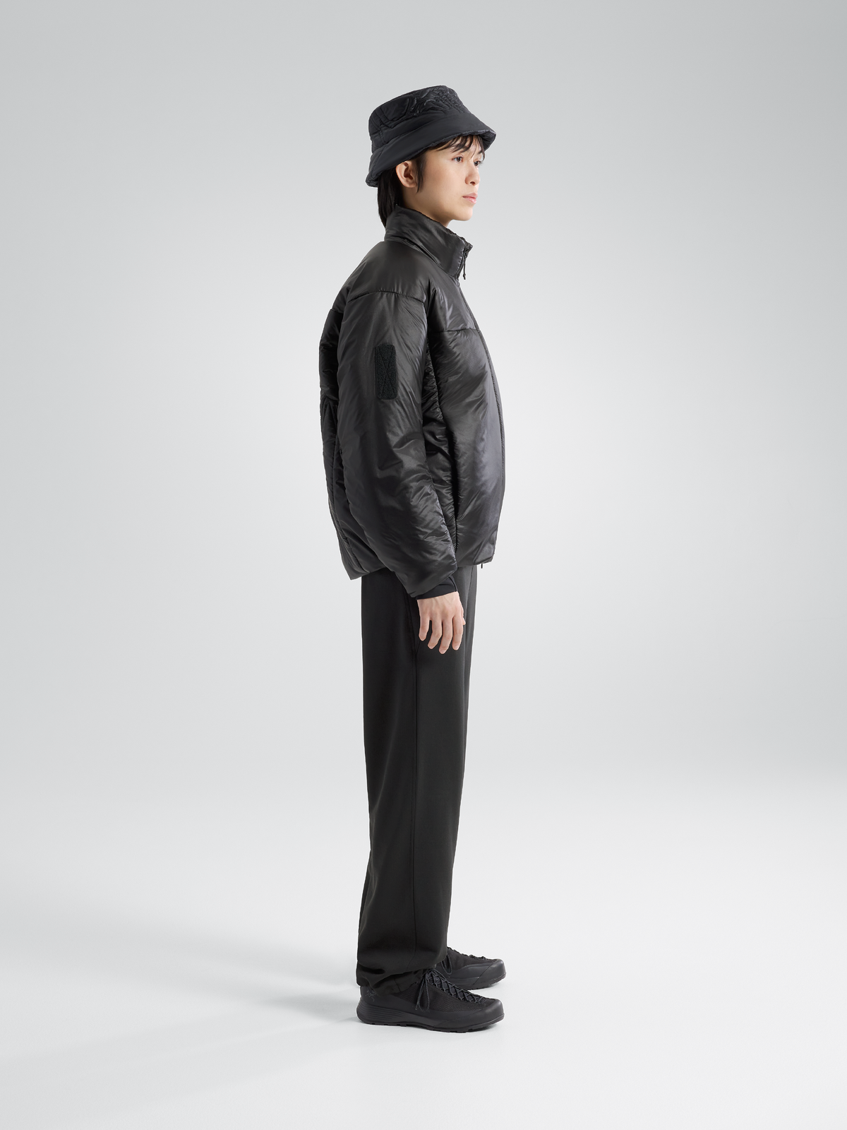 S25_X000009146_002291_Ogee Insulated Jacket_Black_Neutral_M_Side-View.png