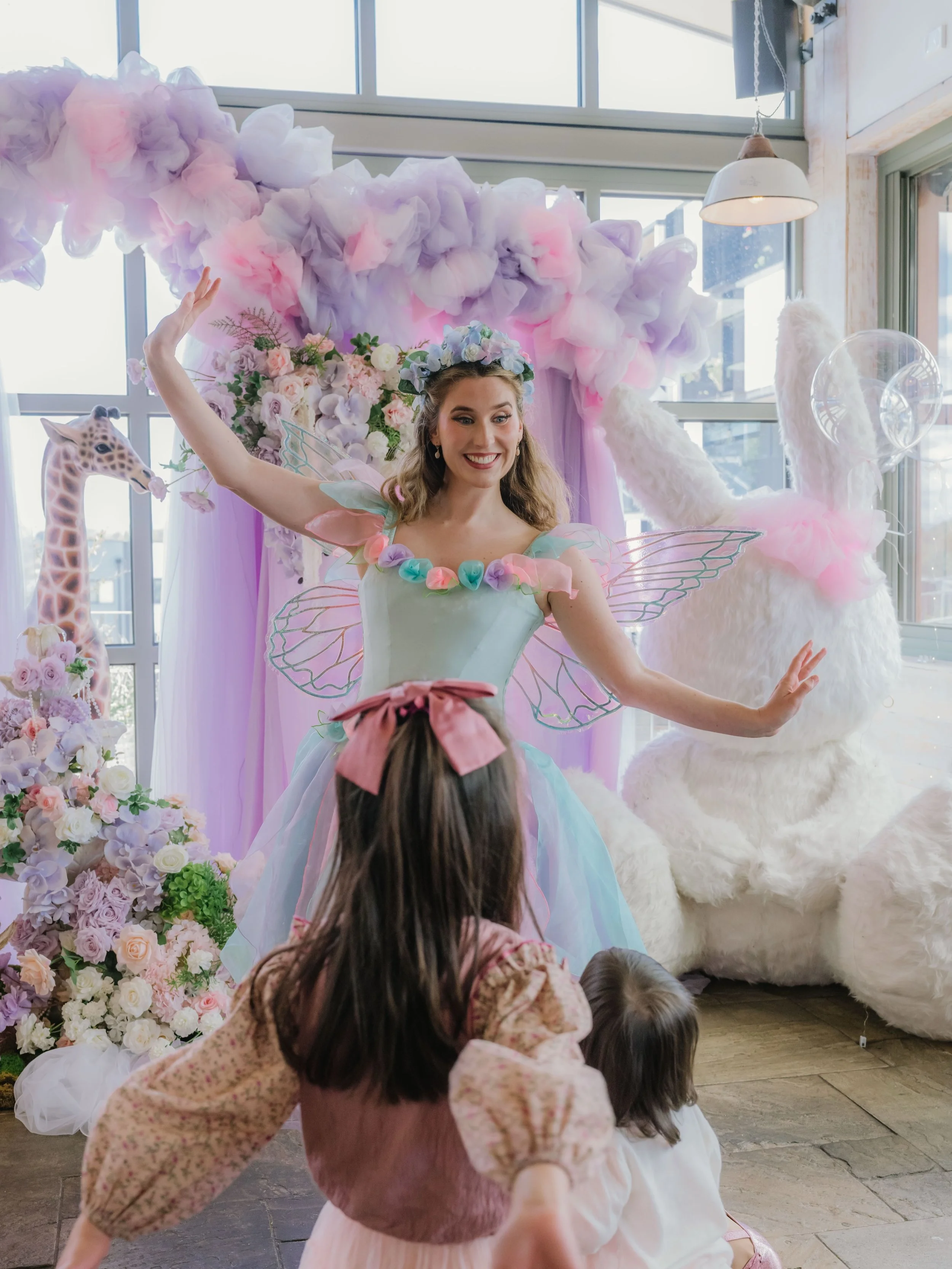 Fairy Bubblegum 🫧 ✨🧚

We loved celebrating a very special 100 days in the only way we know - magic, bubbles, dancing and fun! 🌸

📸 @thatdayevent 
🎂 @rombe_rooftop 

#melbournekidsparties #fairyparty #fairyfirstbirthday