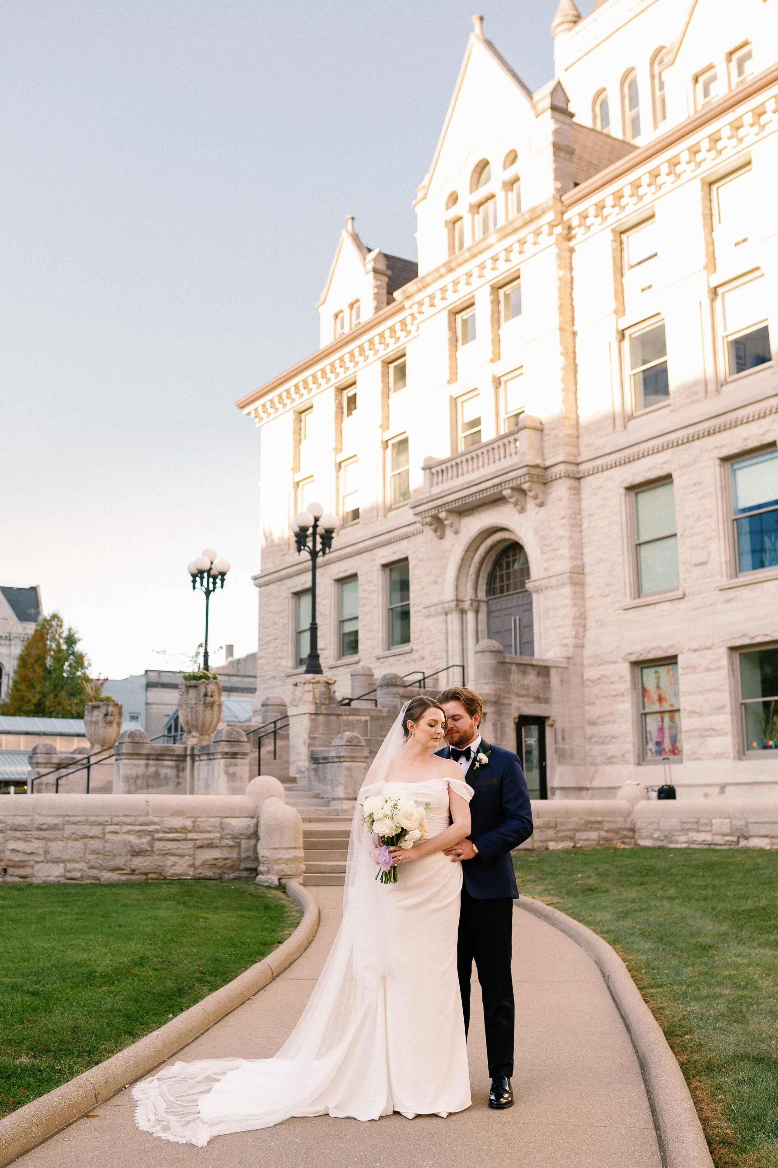 Hannah&Gage-Mr&Mrs90.jpg