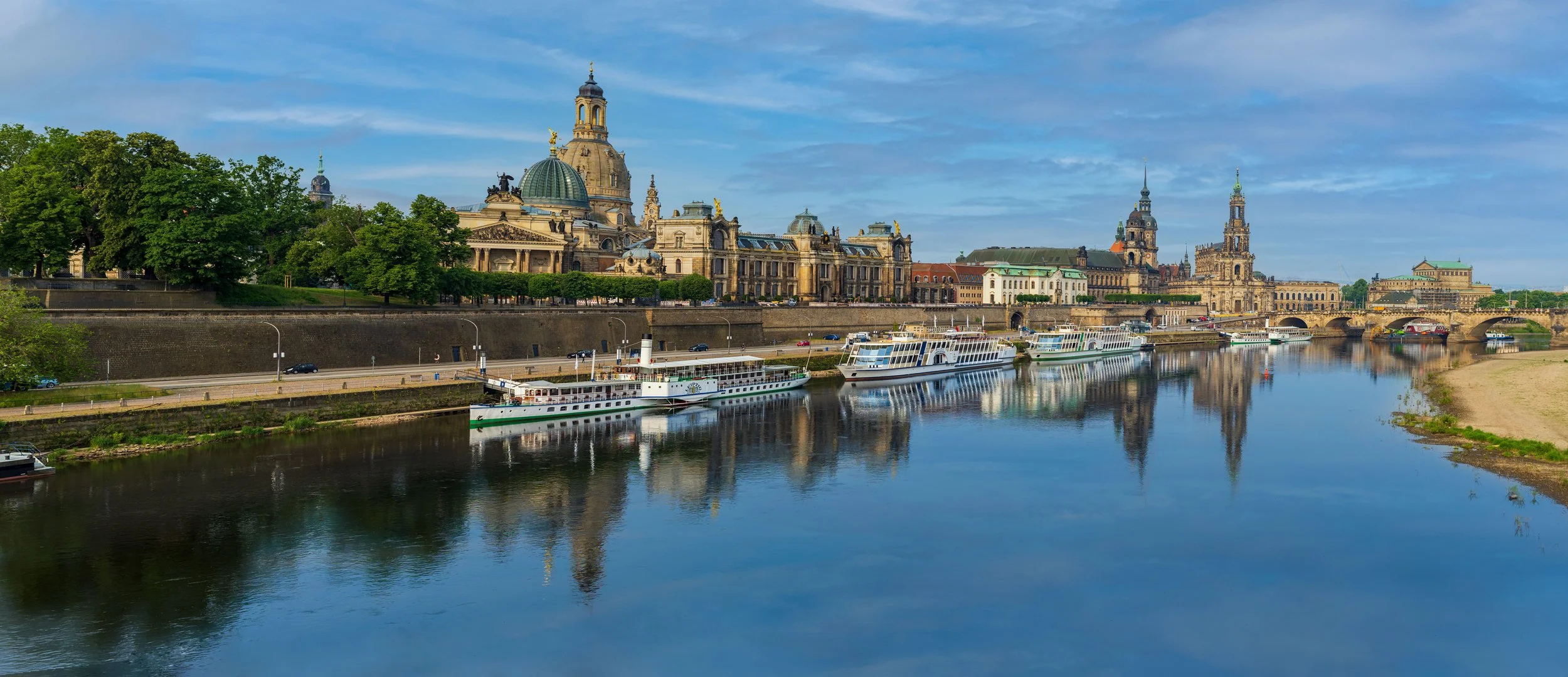 Dresden-pano-mq.jpg