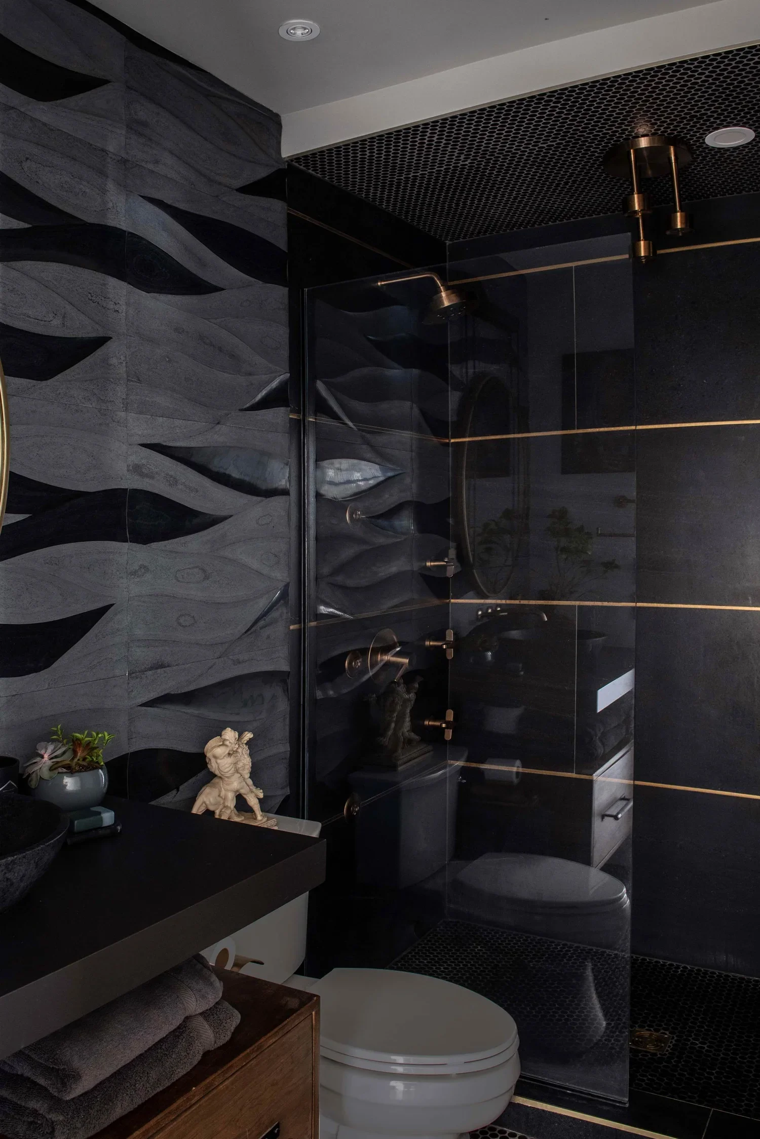 minhnuyet_hardy_verandah_shower.webp
