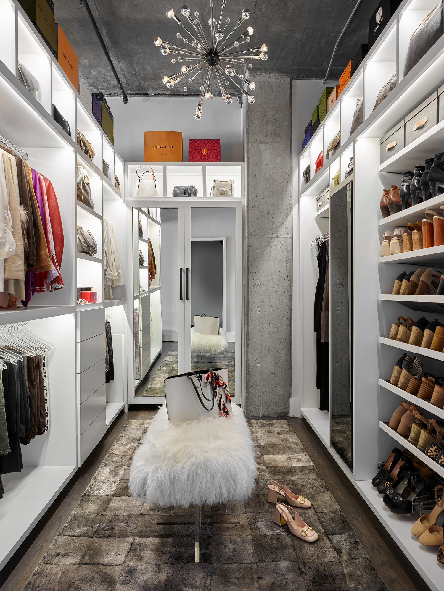 minhnuyet_hardy_closet.webp