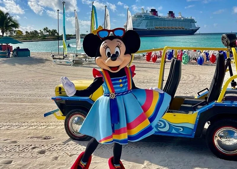0525-minnie-mouse-castaway-cay.jpg