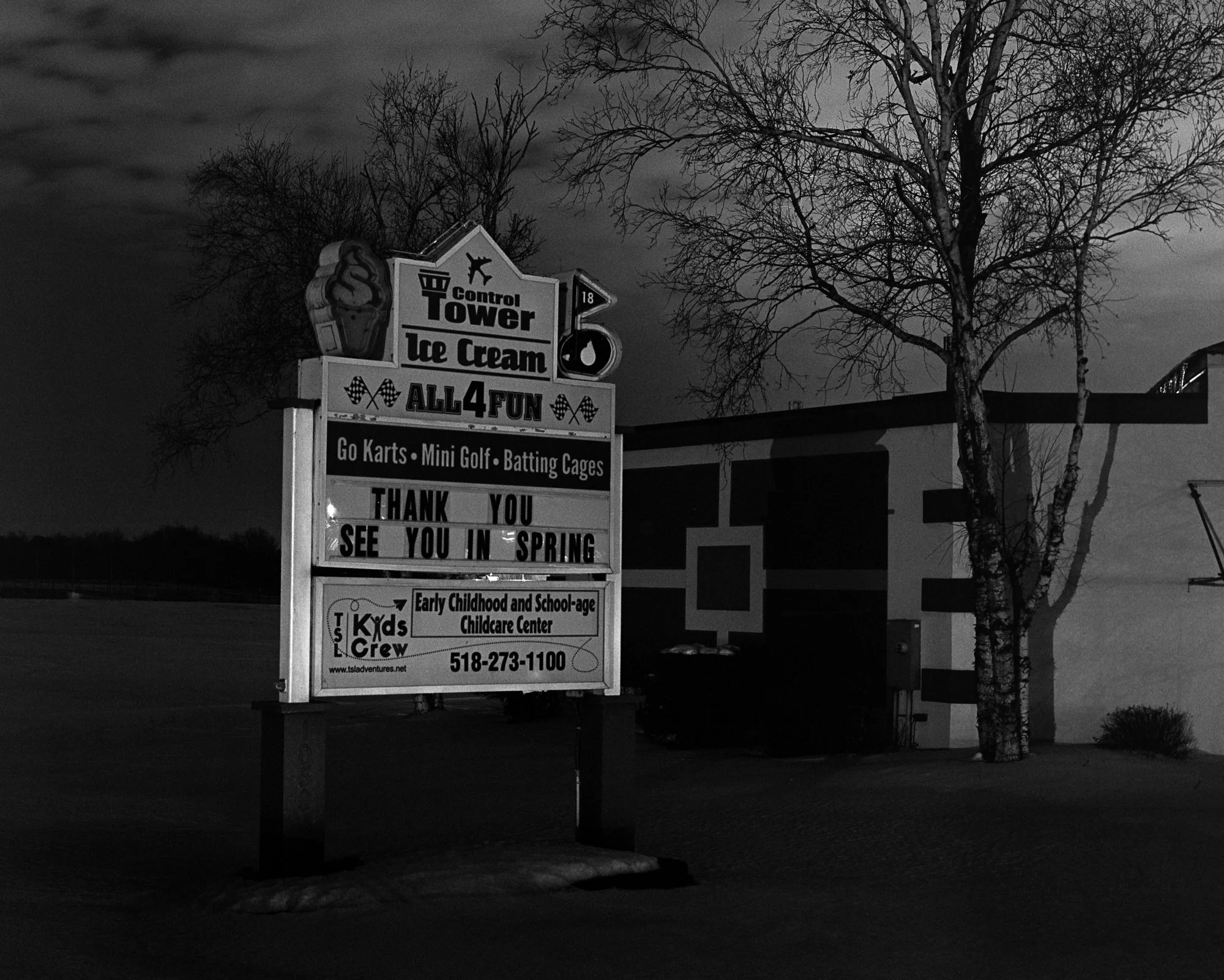 Bronica GS-1, Zenzanon-PG 100mm f/3.5
Kodak Tri-X 400