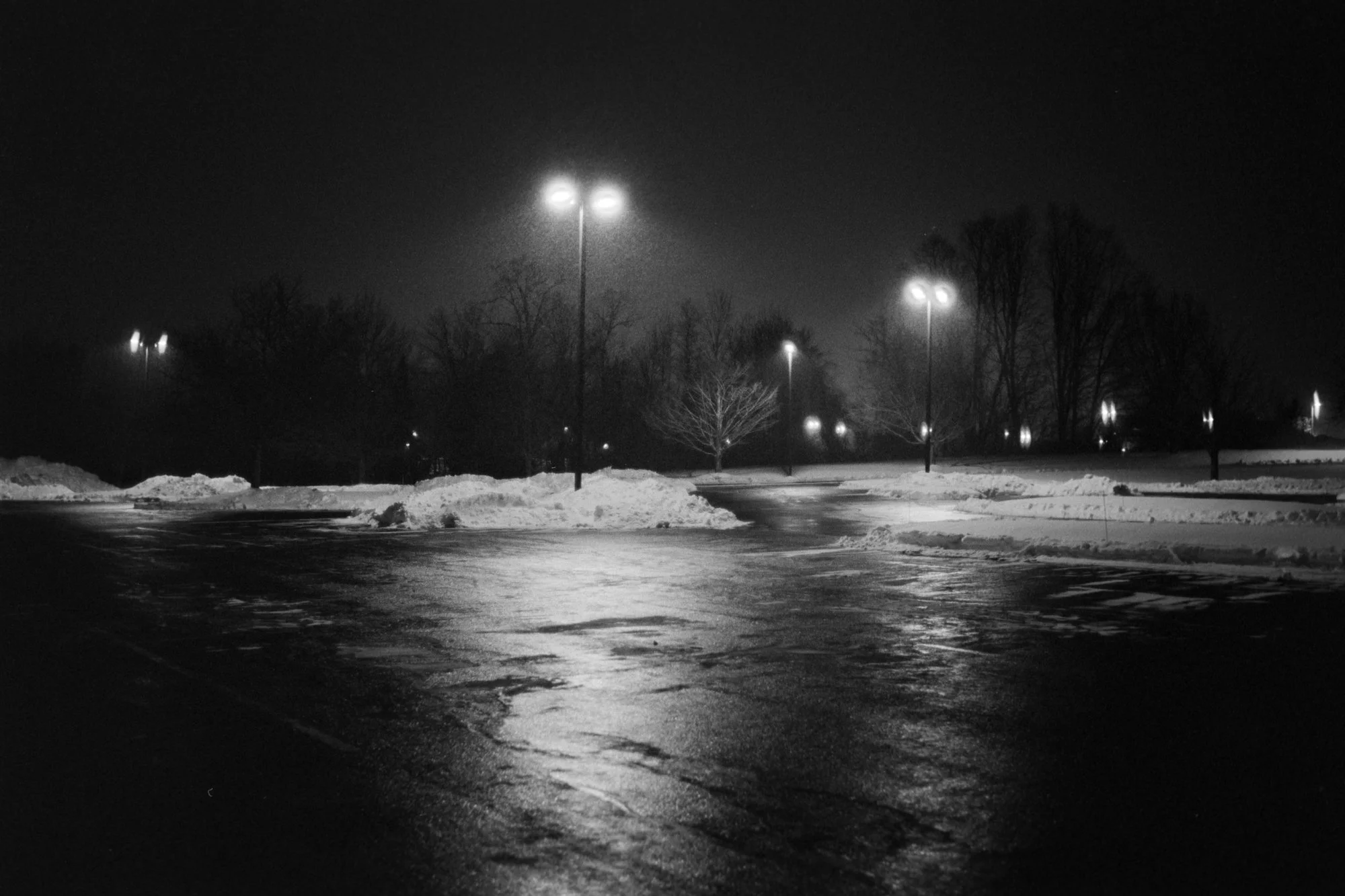 Nikon F3, Nikkor AI-S 35mm f/1.4 
Kodak Tri-X 400