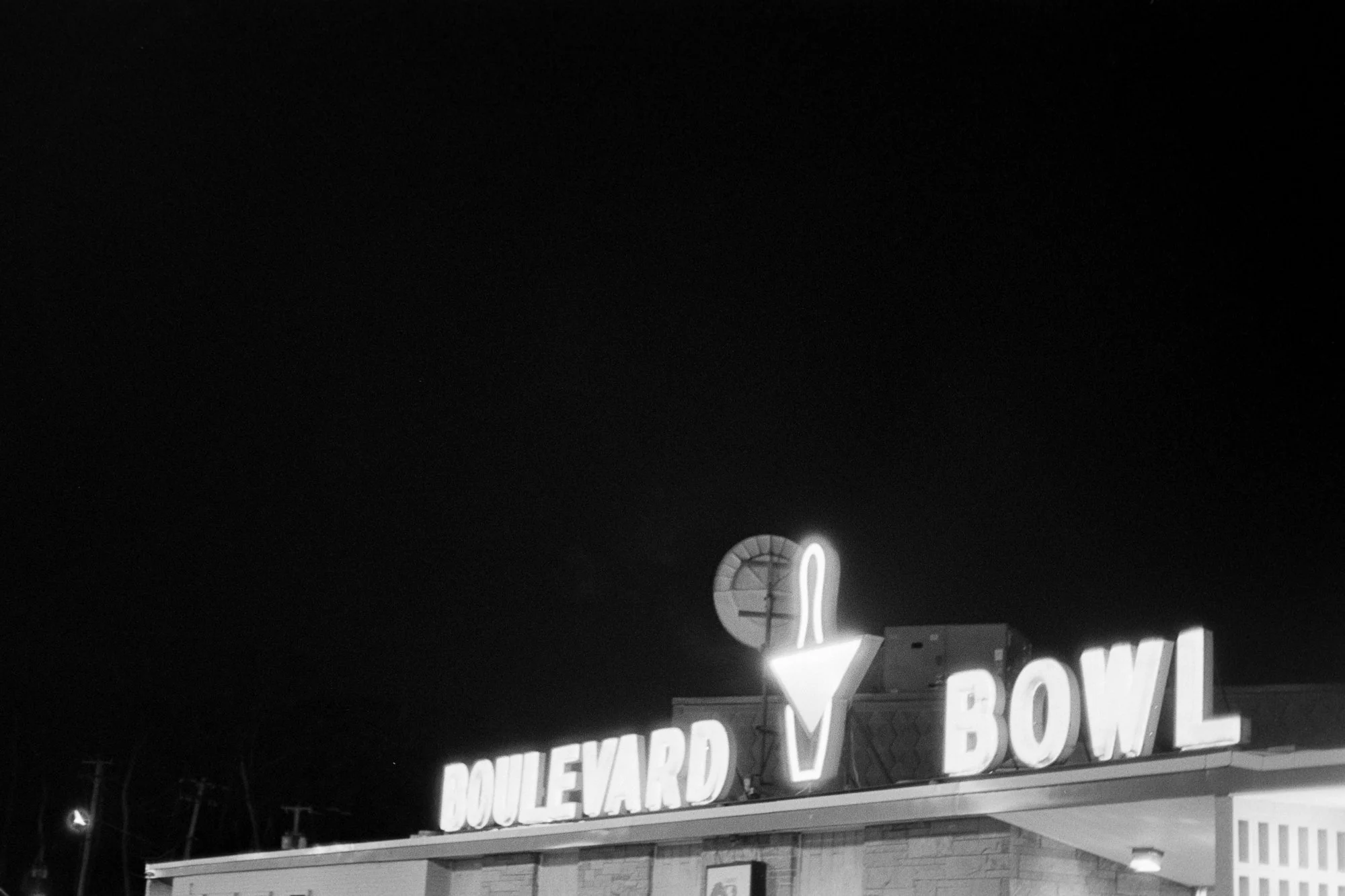 Nikon F3, Nikkor AI-S 50mm f/1.4
Kodak Tri-X 400