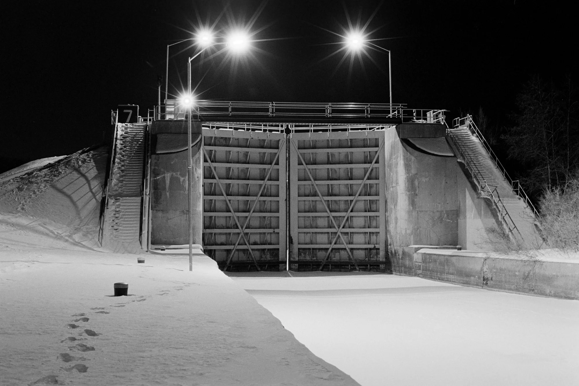 Nikon F3, Nikkor AI-S 50mm f/1.4 
Kodak Tri-X 400