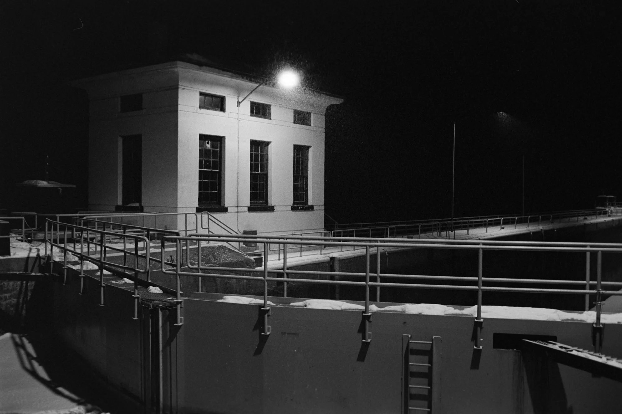 Nikon F3, Nikkor AI-S 35mm f/1.4 
Kodak Tri-X 400