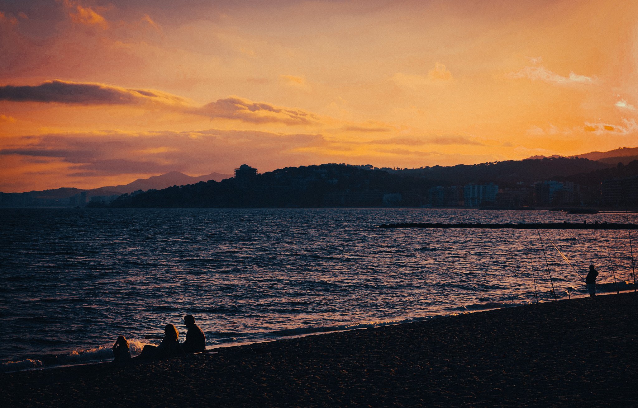 Sunset over the Costa Brava coastline near Palamós and Platja d’Aro, a coastal escape from Barcelona best enjoyed slowly.