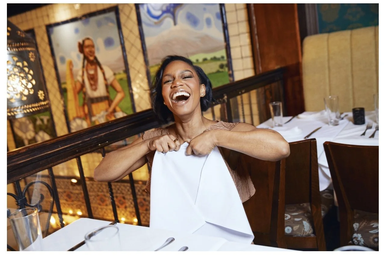 129_Restaurant_laughing.jpg