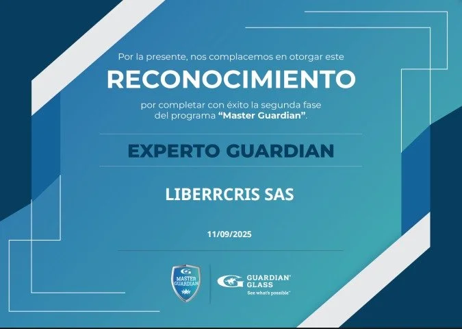 Certificado de reconocimiento por completar con éxito la segunda fase del programa 'Master Guardian', otorgado a LIBERRCRISS SAS, fechado el 11 de septiembre de 2025, con logos de Guardian Glass y del programa.