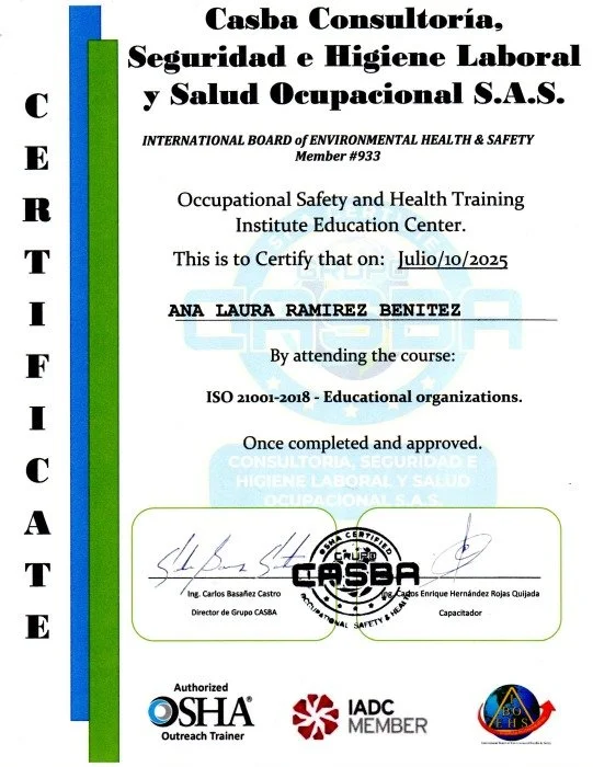 Certificado de capacitación en seguridad laboral y salud ocupacional expedido a Ana Laura Ramirez Benitez, con firma, sellos y logotipos de organizaciones internacionales y nacionales.