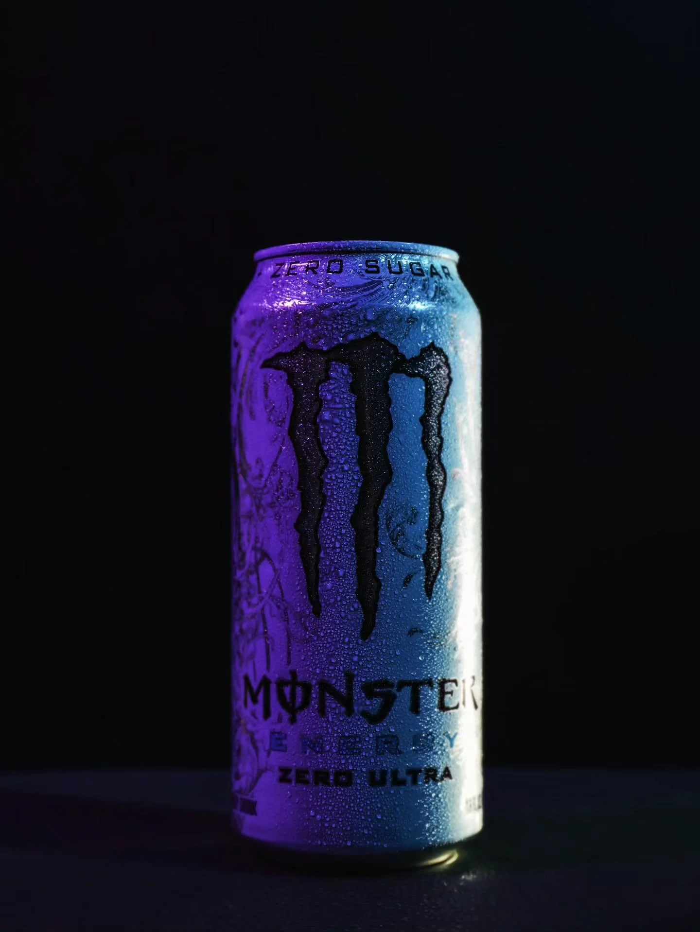 The one and only, Ultra White, this one is for the new COD 7 promo, great flavor, my personal rating, probably a 8/10, what would you rate it?

#monsterenergy #energydrink
#whitemonster #monstercollection
#callofduty
@monsterenergy @callofduty