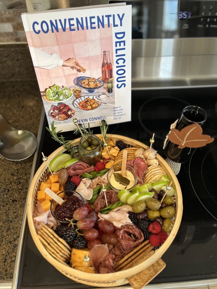 charcuterie round.jpg