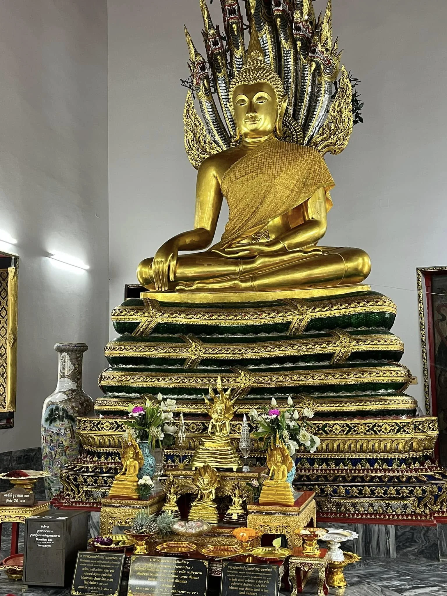 Thailand statue gold.jpg
