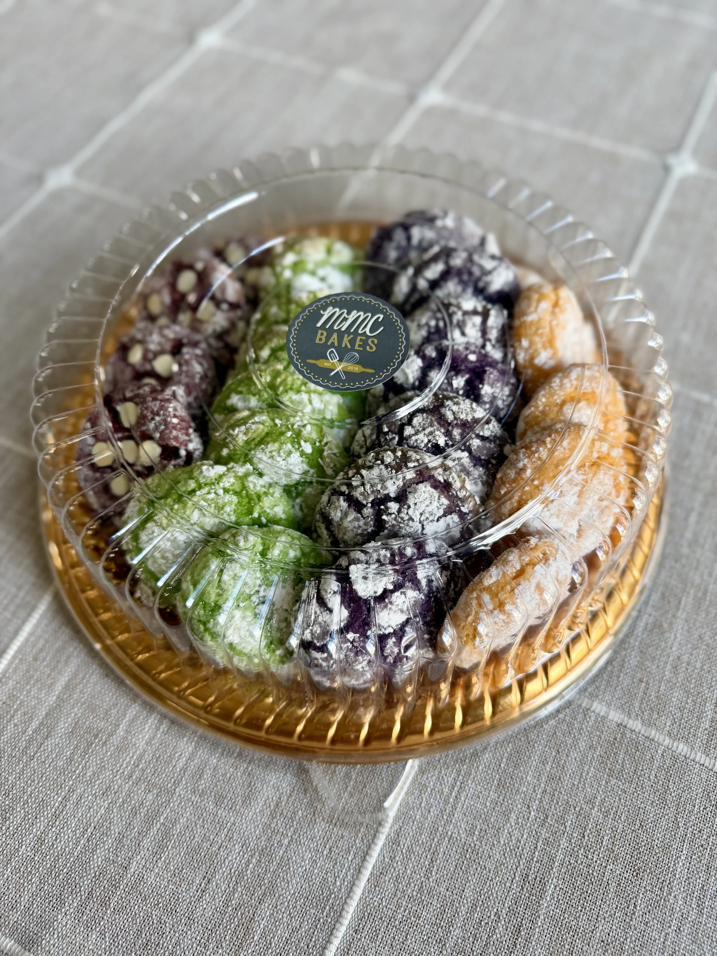 25-pc Crinkle Party Tray - NEW!