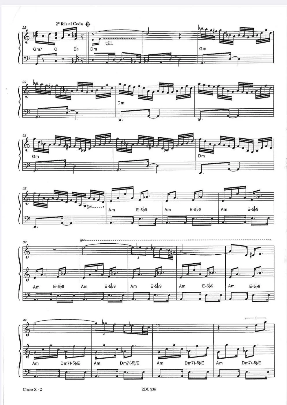 Partitions de musique manuscrites avec notations et accords.