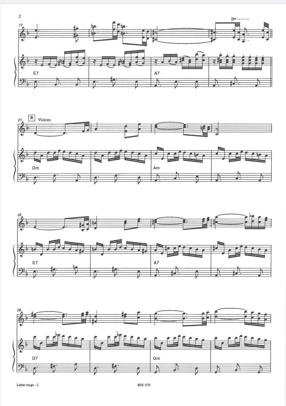 Partition musicale intitulée 'Latino tango - 2'. Notations pour piano et violons avec accords comme E7, A7, Dm, Am, Gm.