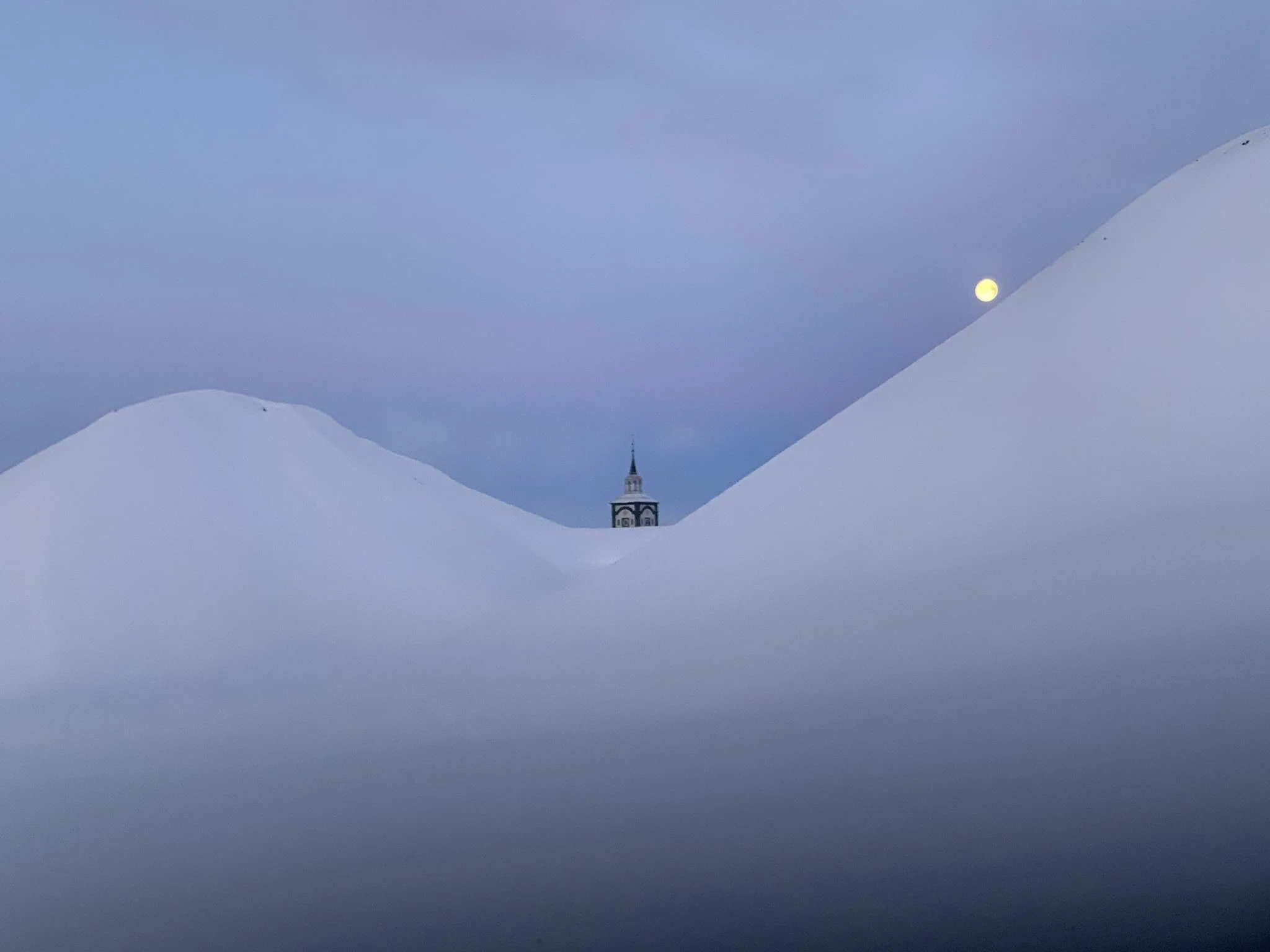 Kirke snø.jpg