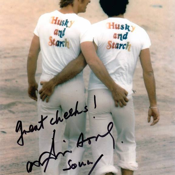 Starsky & Hutch Frolic On the Beach, Hands On Cheeks